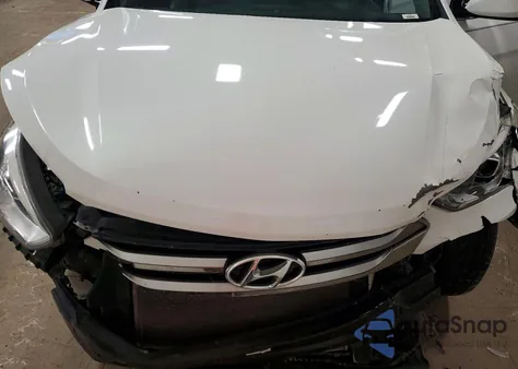 2015 Hyundai Santa Fe Sport z USA, uszkodzony, nr VIN 5XYZT3LB7FG234135